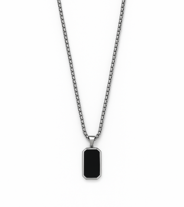 Collar hombre colgante rectangular negro plateado acero New Concept Chile Noir Titan
