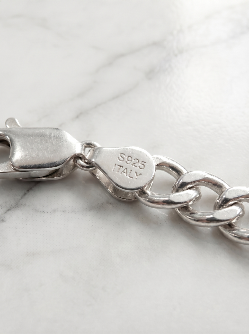 Pulsera Silver Cuban Plata 925 lifestyle muñeca hombre New Concept Chile